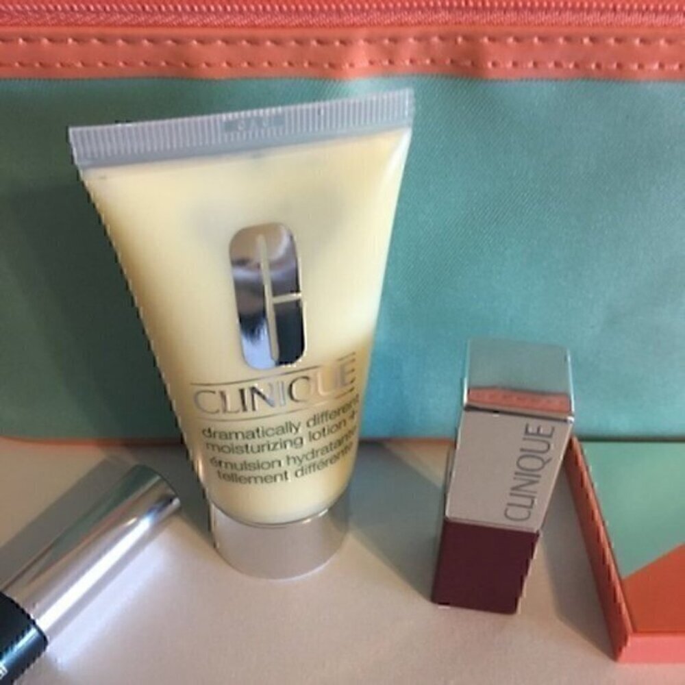 Clinique gift set - Picture 13 of 15